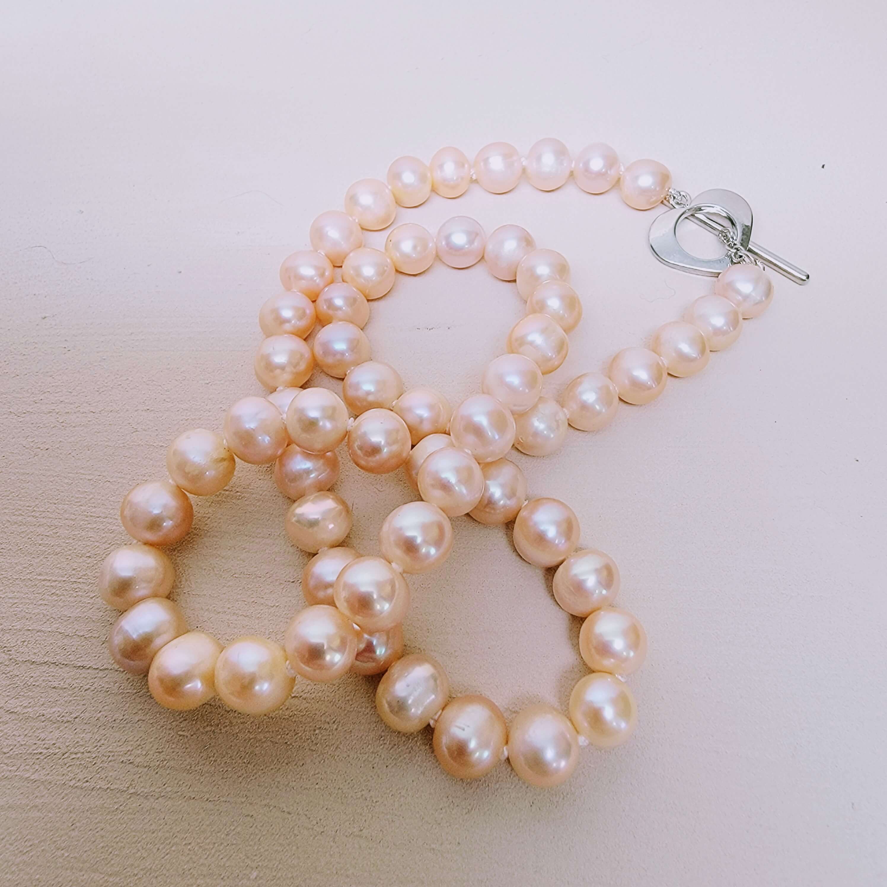 Freshwater Pearl Necklace in Pale Pink