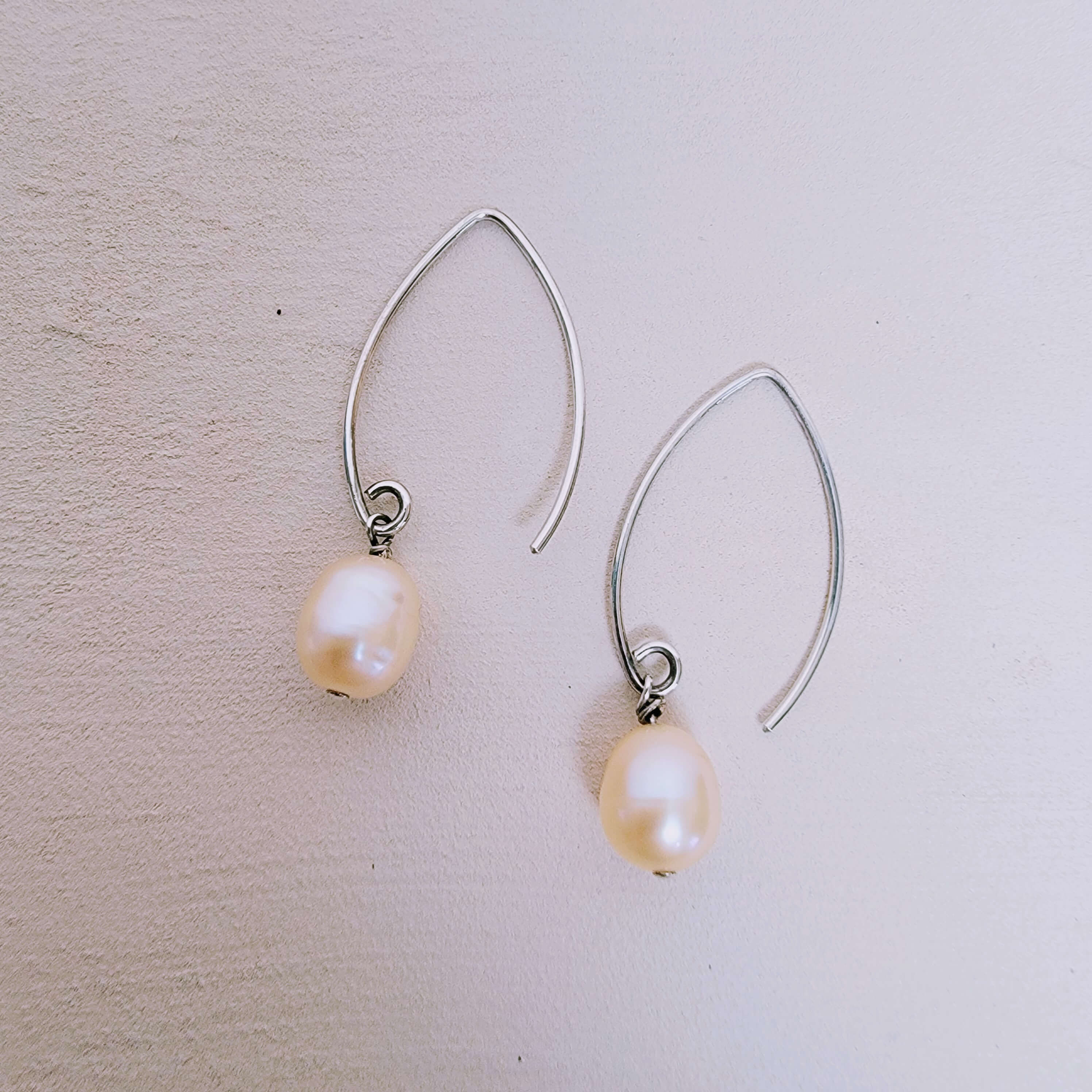 Freshwater Pearl Dangle Earrings in Pale Pink