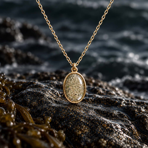 Pebble Beach Necklace Gold