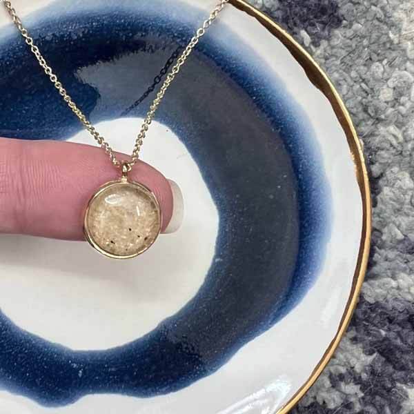 Small Round Necklace in Gold